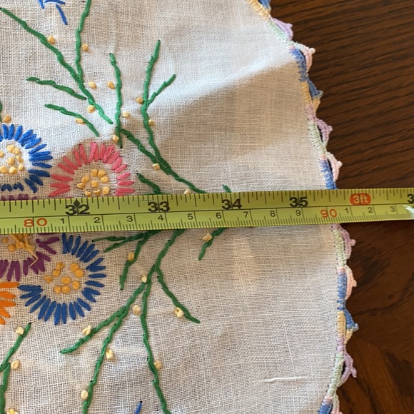 Vintage hand embroidered table runner - Picture 6 of 6